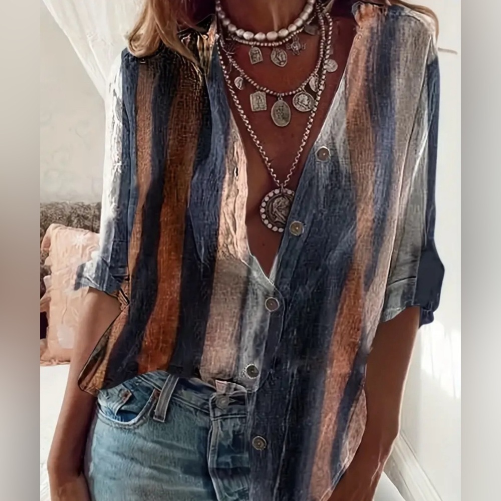 LAST CHANCE Long-sleeve striped blouse